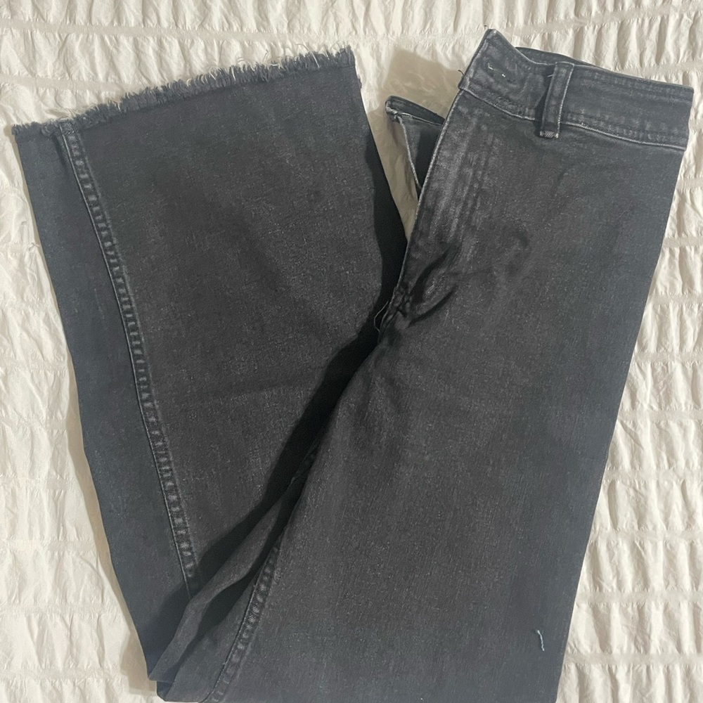 Black cropped jeans